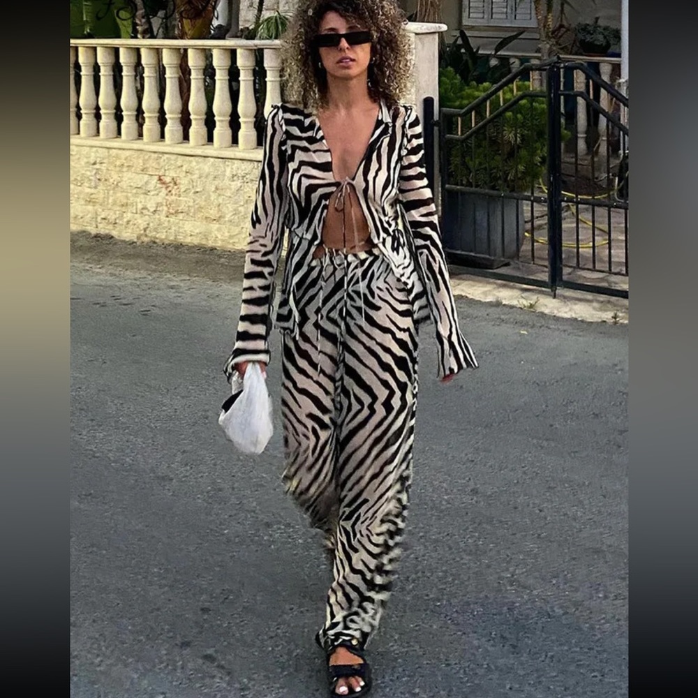 2 pieces match set black and cream zebra blouse + pants